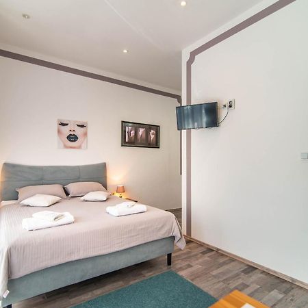 Giovanna Boutique Rooms & Pool PUY Exterior foto