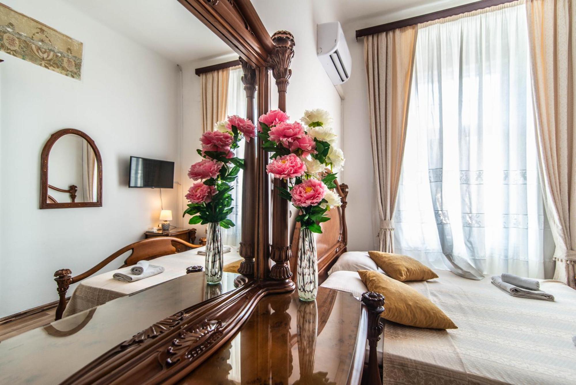 Giovanna Boutique Rooms & Pool PUY Exterior foto