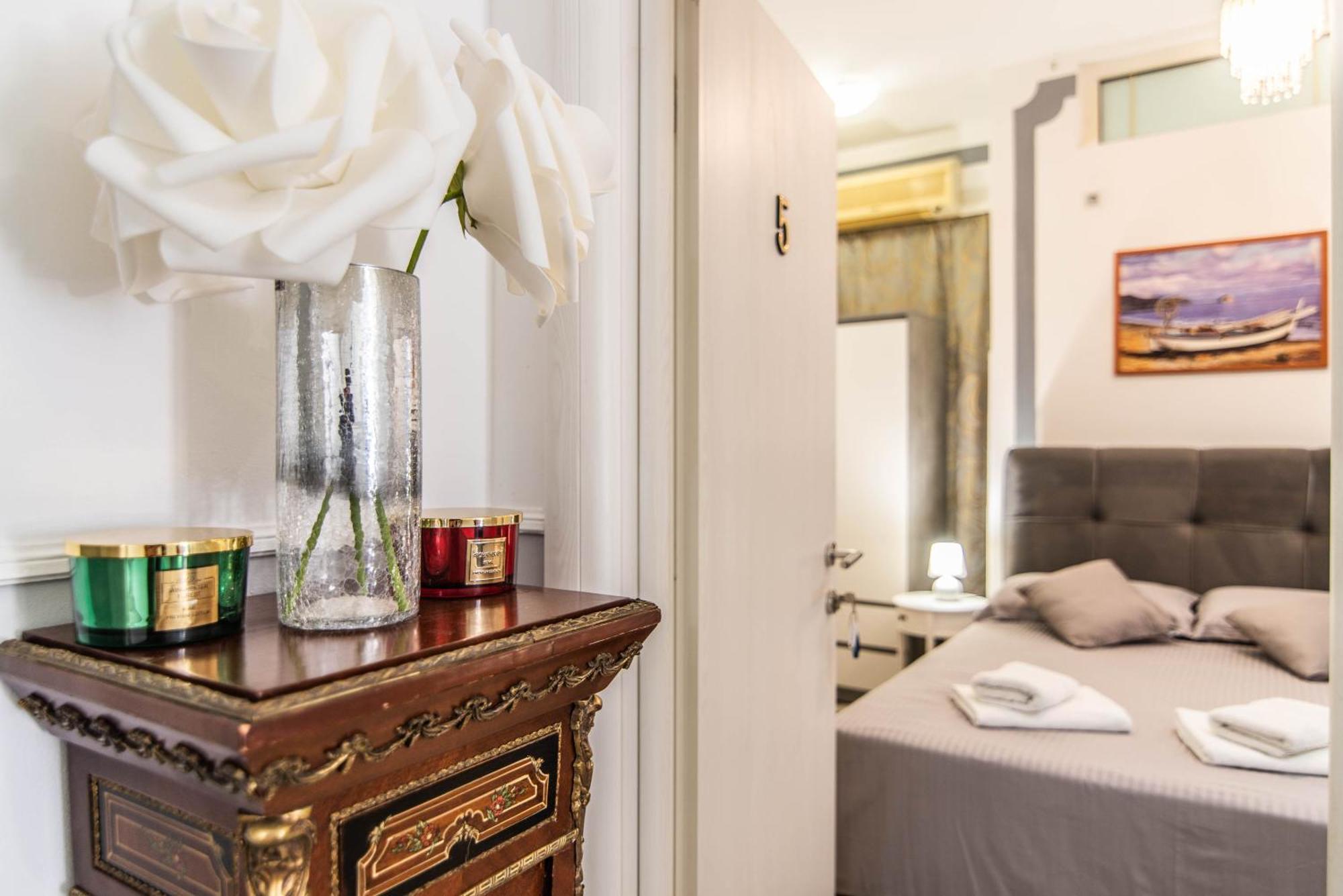 Giovanna Boutique Rooms & Pool PUY Exterior foto