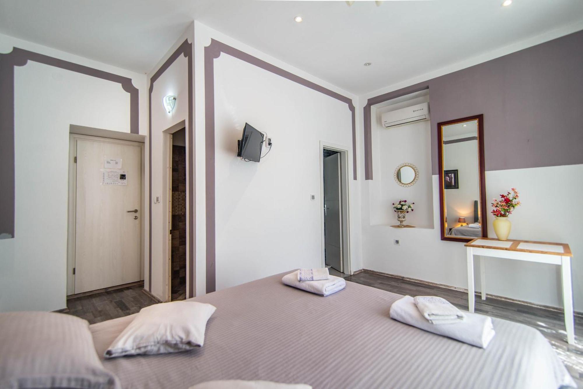 Giovanna Boutique Rooms & Pool PUY Exterior foto